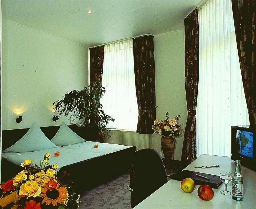 Hotel Garni Haus Hindenburg Koenigswinter Ngoại thất bức ảnh