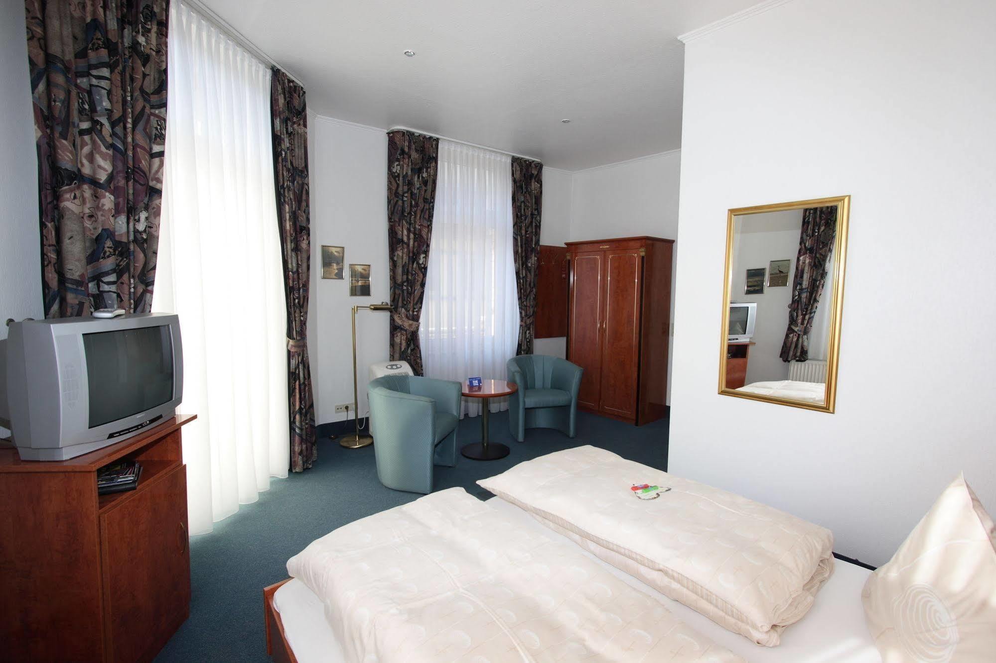 Hotel Garni Haus Hindenburg Koenigswinter Ngoại thất bức ảnh