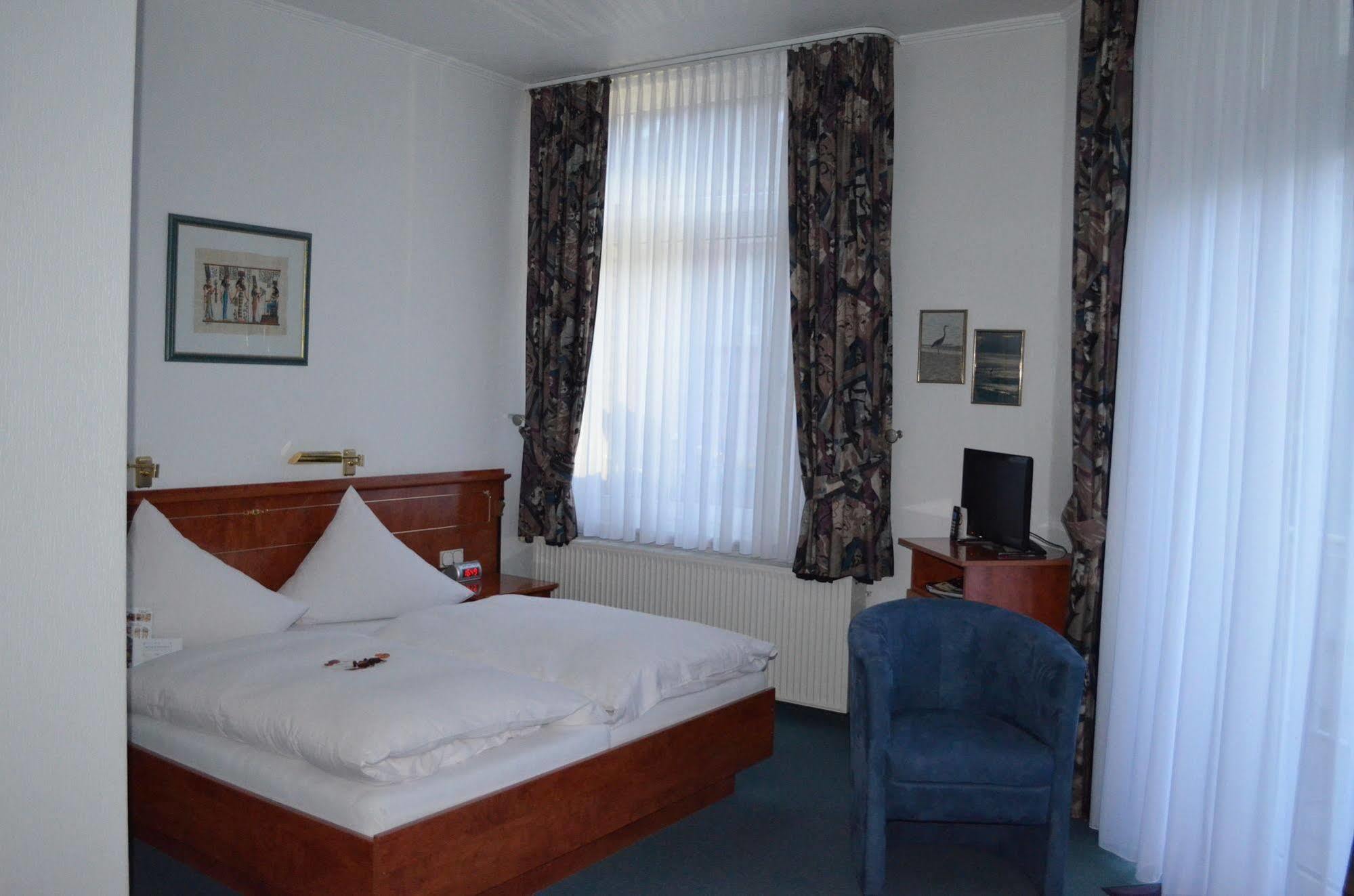 Hotel Garni Haus Hindenburg Koenigswinter Ngoại thất bức ảnh